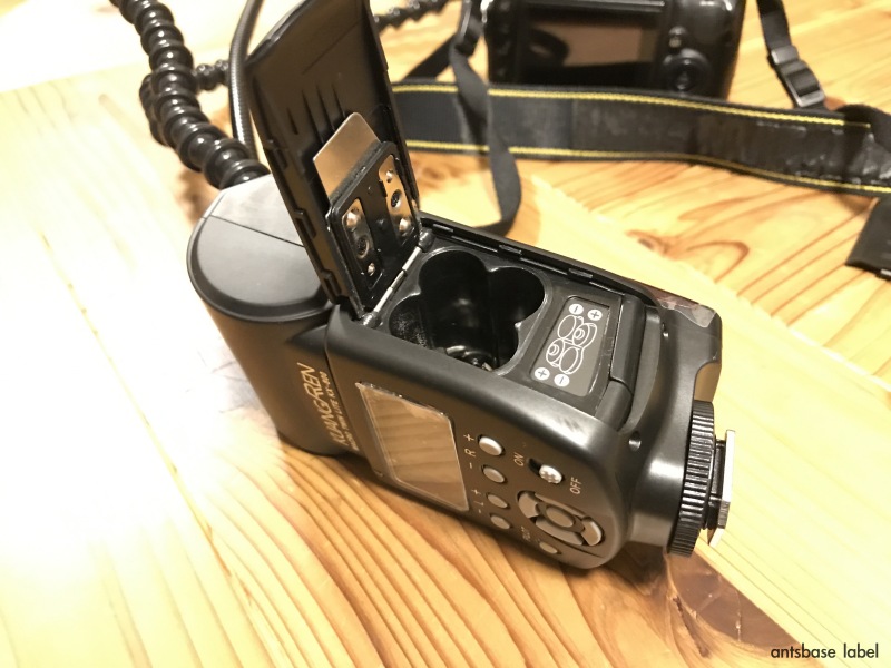 KX-800の電池入れ